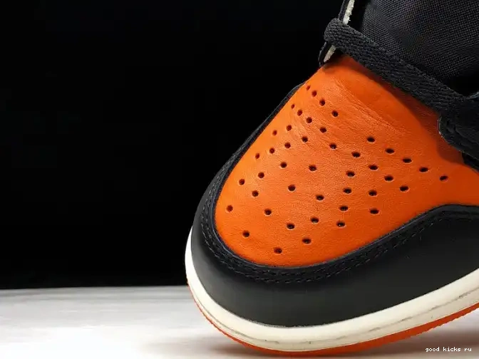 AQ0818-158 Air Jordan AJ1 OW x 1 Off-Louis 0512